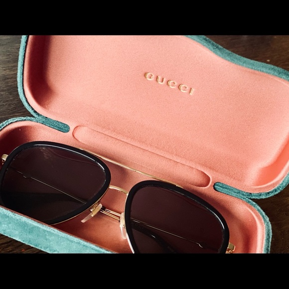 Meet your Posher - Picture 1 of 1